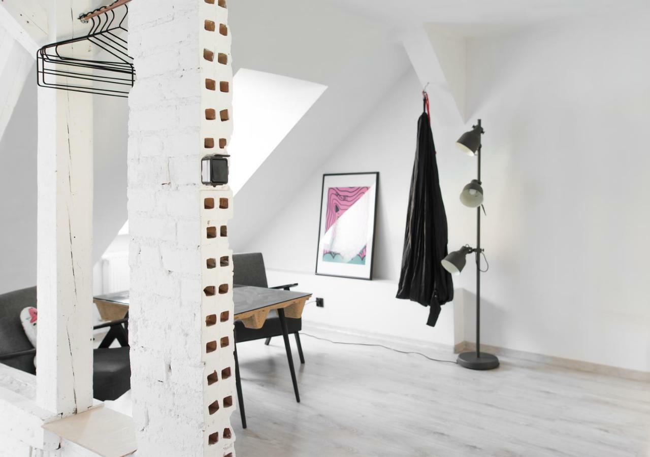 Apartment Neon Studio *
