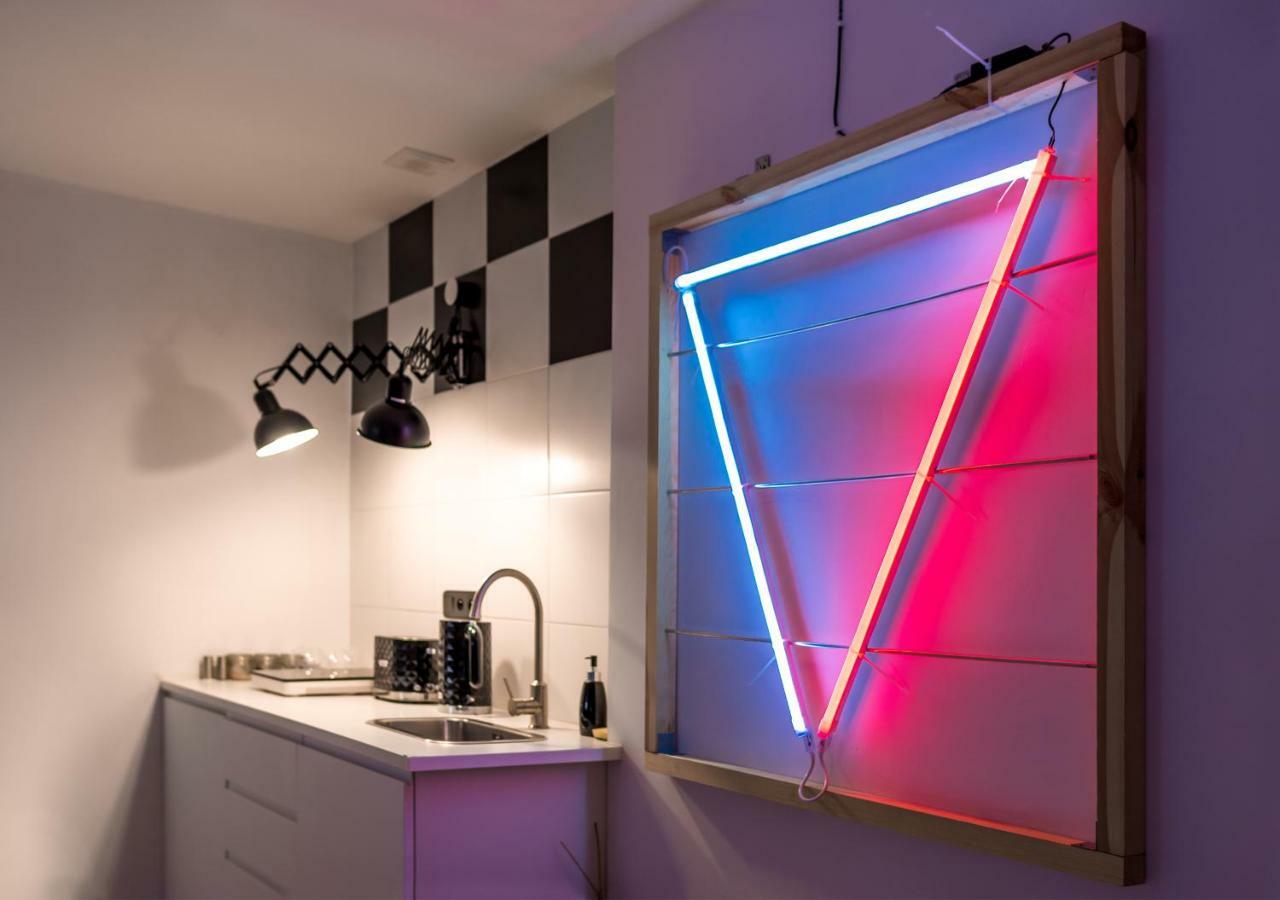 Apartment Neon Studio