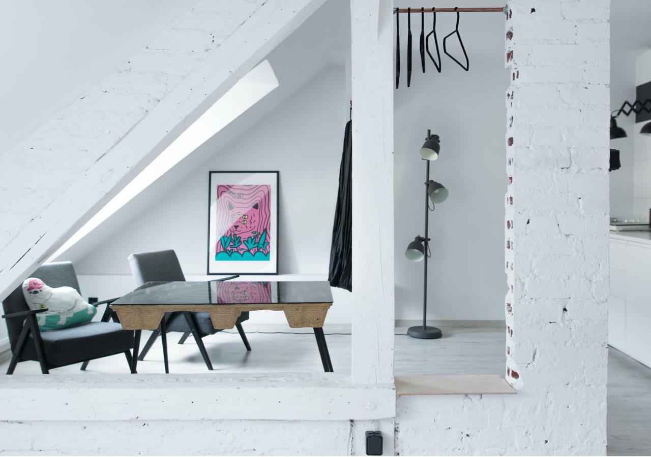 Neon Studio Posen