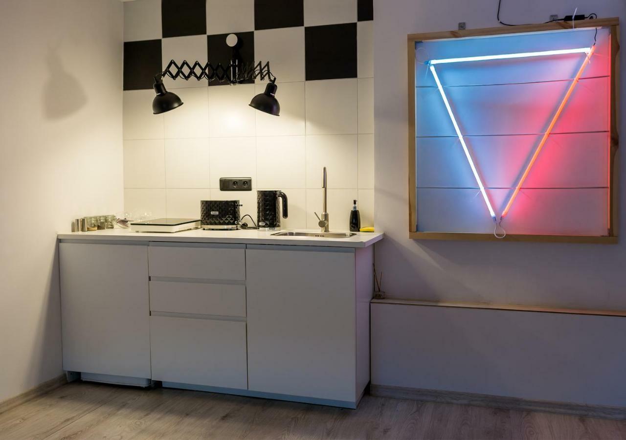 Apartment Neon Studio